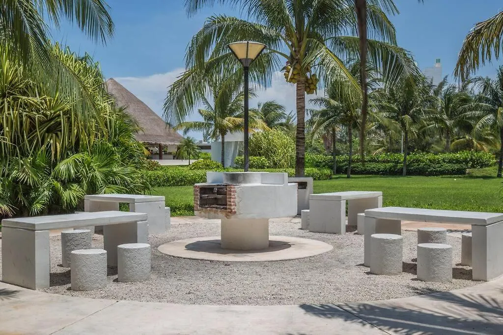 Marina Beachfront 2 Bdr By Casa Paraiso Cancun Apartment