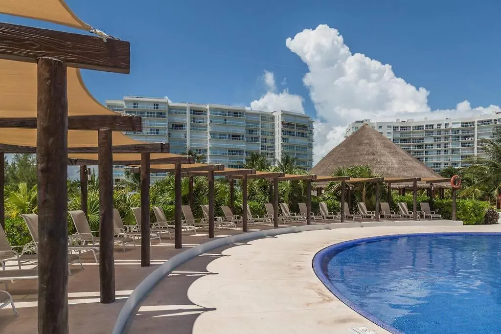 Marina Beachfront 2 Bdr By Casa Paraiso Cancun